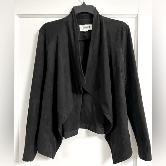 NWOT - BB Dakota Faux Suede Drape Front Jacket - Black - Size Medium - Picture 2 of 13